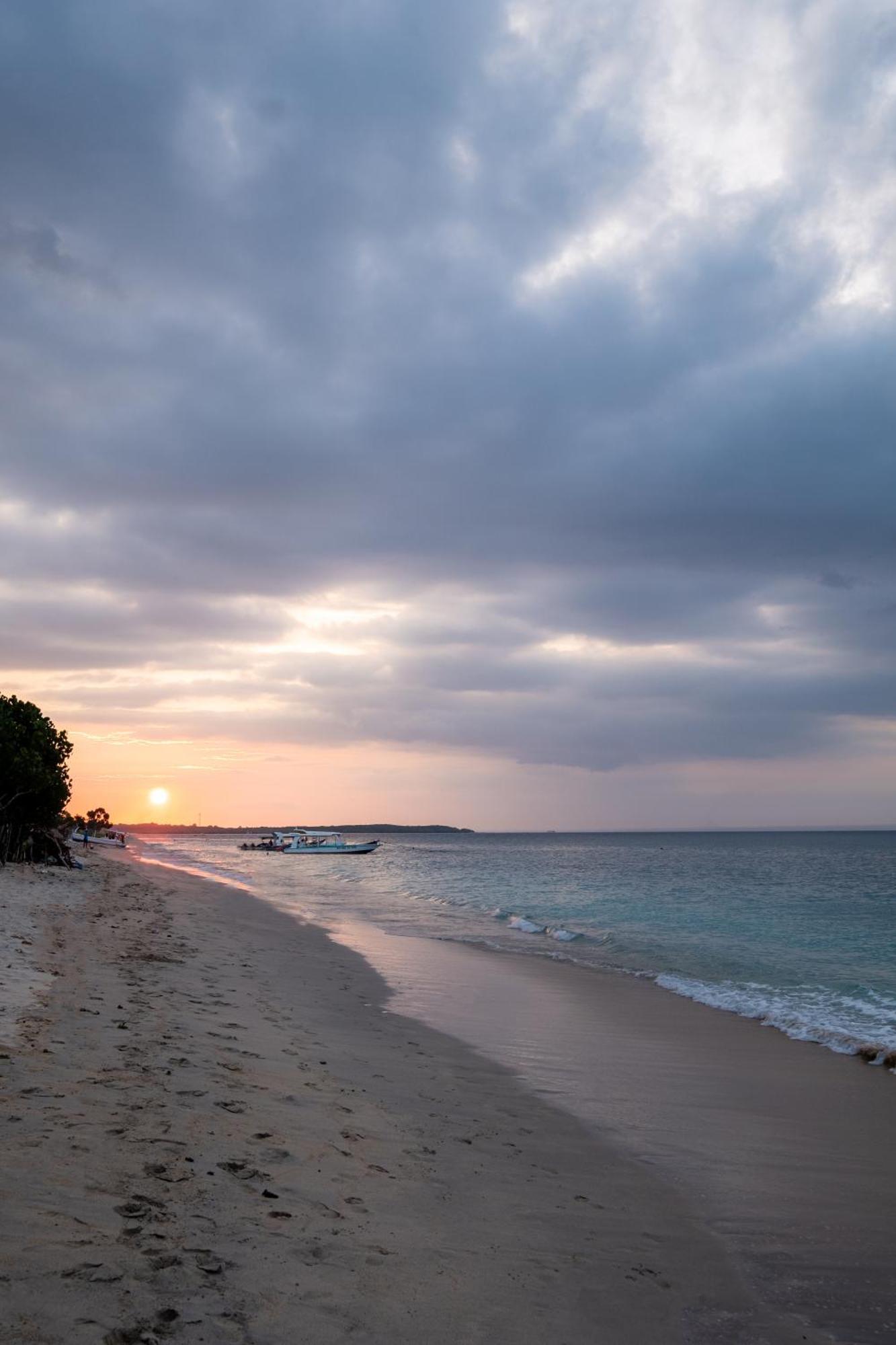 Amp Beach House Toyapakeh المظهر الخارجي الصورة